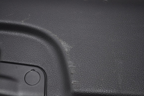 Обшивка двери багажника низ Ford C-max MK2 13-18 черная, царапины, сломано крепление ручки