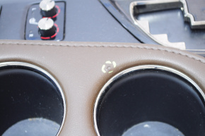 Накладка шифтера подстаканники и карманы Toyota Avalon 13-18 коричн, вмятина на коже, нет заглуш