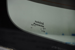 Стекло заднее Toyota Avalon 13-18 тонировка, мелкие царапины