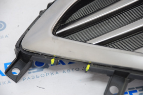 Решетка радиатора grill Hyundai Sonata 15-17 SE хром, обломано два крепления