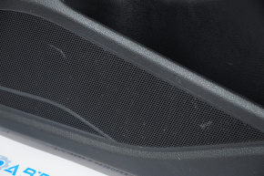 Обшивка двери карточка передняя правая VW Passat b8 16-19 USA черн дефект крепления, царапины