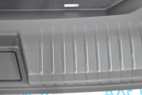 Накладка проема багажника VW Jetta 19- черн, затерта
