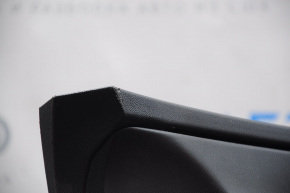 Обшивка дверей картка перед правим Chevrolet Volt 16- чорний з чорною вставкою шкіра, подряпини