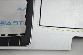 Подстаканники панель VW Passat b7 12-15 USA сер, царапины, облезла краска