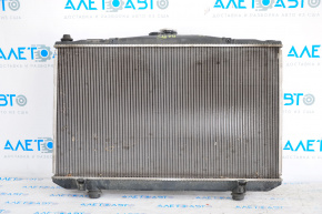 Радиатор охлаждения вода Lexus RX350 10-15 обломана направляющая