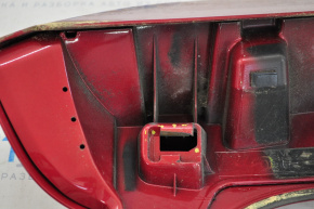 Спойлер дверей багажника Toyota Prius V 12-17 злам креп