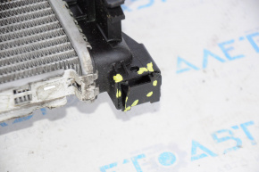 Радиатор охлаждения вода Ford Escape MK3 13-16 1.6T 2.0T 2.5 замят, надлом креплений