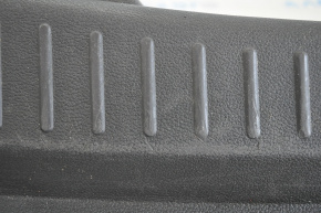 Накладка отвору багажника Ford Escape MK3 13-15 черн, подряпини, злам напрямні