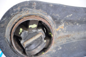 Цапфа задняя правая Ford Escape MK3 13-19 с рычагом, порван сайлентблок