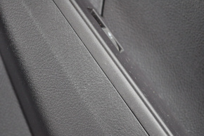Обшивка дверей картка зад прав Toyota Camry v55 15-17 usa черн, подряпина