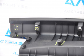 Накладка проема багажника VW Golf 15-17 5d черн, слом крепл, затерта