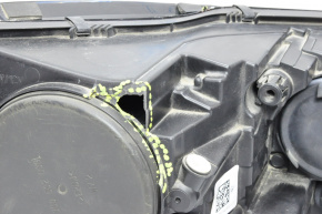 Фара передняя левая VW Passat b8 16-19 USA голая галоген, сломаны крепления, пробит корпус