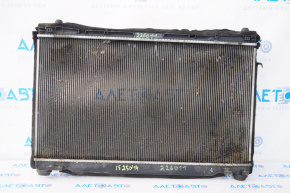Радиатор охлаждения вода Lexus IS250 14-20 надлом