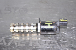 Клапан фазорегулятора Hyundai Veloster 12-15 1.6, сломано крепление