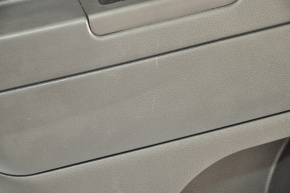 Обшивка двери карточка задняя левая Jeep Patriot 11-17 под мех стекл, черная, царапины
