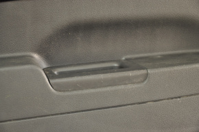 Обшивка двери карточка передняя правая Jeep Patriot 11-17 под мех стекл, черная, затерта