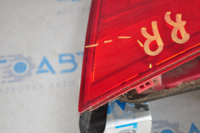 Фонарь внутренний крышка багажника правый VW Passat b7 12-15 USA трещены на стекле