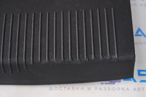 Накладка проема багажника Dodge Dart 13-16 черн, потёртости