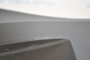 Накладка задней стойки нижняя правая Ford Fiesta 11-19 4d черн, царапина