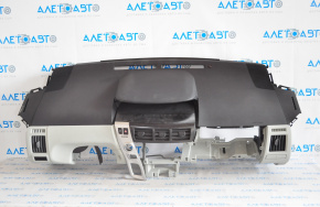 Торпедо передня панель без AIRBAG Toyota Prius V 12-17 сірий, з накладкою, подряпини