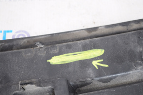 Решетка переднего бампера правая Ford Escape MK3 13-16 дорест глянец, сломаны креп