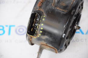 Мотор вентилятора охлаждения правый Nissan Rogue 14-20 дефект фишки