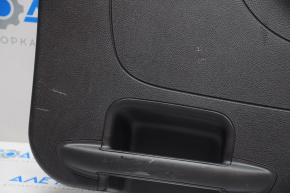 Обшивка дверей багажника нижня Ford Focus mk3 15-18 рест 5d черн подряпини