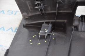Накладка проема багажника Ford Explorer 11-15 черн, сломано крепление, затерта