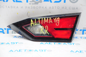 Ліхтар внутрішній кришка багажника правий Nissan Altima 19- під полірування