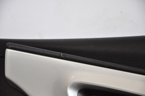 Обшивка двери карточка передняя правая Chevrolet Volt 11-15 черн с серой вставкой, царапина