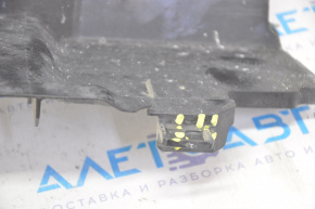 Дефлектор радиатора левый Infiniti Q50 14-18 3.7, 3.5 надломы креп