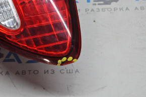 Ліхтар внутрішній кришка багажника лівий Subaru b9 Tribeca, скол