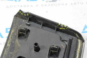 Ліхтар внутрішній кришка багажника лівий Chevrolet Volt 11-15 скол пластику, зламано кріплення