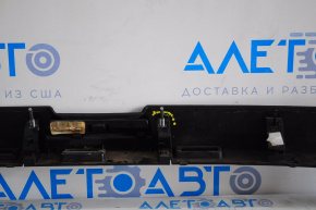 Накладка кришки багажника під ручку Ford Fusion mk5 13-16 зламано кріплення