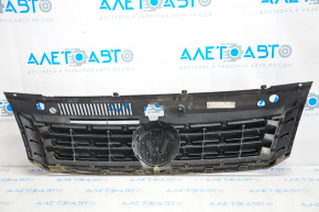 Решетка радиатора grill со значком VW Passat b7 12-15 USA треснута, тычки на эмблеме