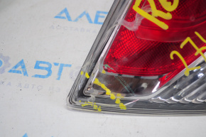 Фонарь внутренний крышка багажника правый Nissan Rogue 14-16 надлом крепл,трещина