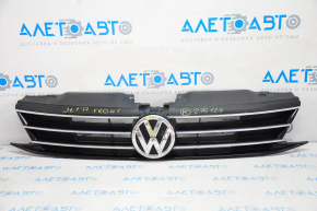 Решітка радіатора grill VW Jetta 15-18 USA із позначкою, з хромом, стусана на емблемі