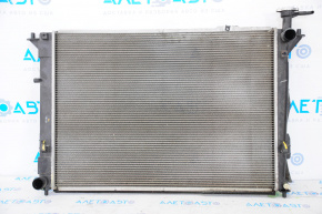 Радиатор охлаждения вода Kia Sorento 10-15 2.4