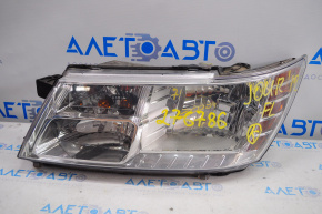 Фара передняя левая голая Dodge Journey 11- светлая, надлом крепл