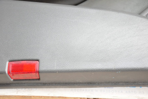 Обшивка двери карточка передняя левая Infiniti QX30 17- пластик и тряпка черн, царапины