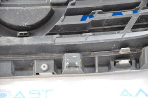Решітка радіатора grill Nissan Altima 16-18 рест з емблемою, дефект хрому, злам креп