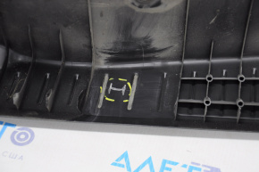 Накладка проема багажника Ford Focus mk3 11-18 5d черн, царапины, слом креп