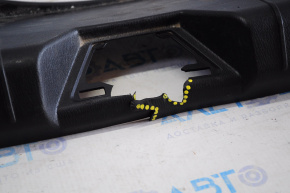 Накладка проема багажника Mazda 6 13-21 царапины,треснут пластик