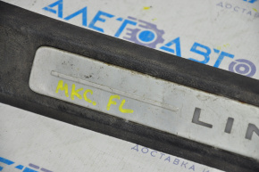 Накладка порога передняя левая Lincoln MKC 15- черн с подсветкой, затерта, слом креп, полез хром