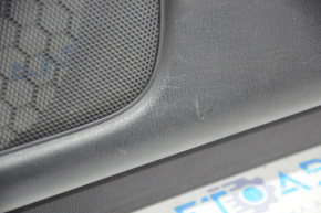 Обшивка двери карточка передняя правая Nissan Pathfinder 13-20 черн тряпка, царапины