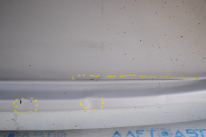 Бампер задний голый Nissan Leaf 13-17 серебро K23, отстуств элемент,вмятинка,надлом крепл
