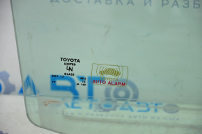 Стекло двери передней правой Toyota Sequoia 08-16
