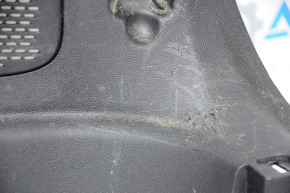 Обшивка арки права Dodge Journey 11- під 3 ряди сидінь черн, подряпини