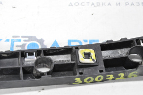 Кріплення заднього бампера праве Nissan Rogue 14-20 зламано кріплення, гнуте