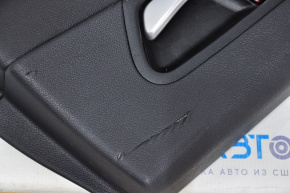 Обшивка двери карточка задняя левая Kia Optima 16- черн с черн вставкой кожа, подлокотник кожа, царапины, надлом креп